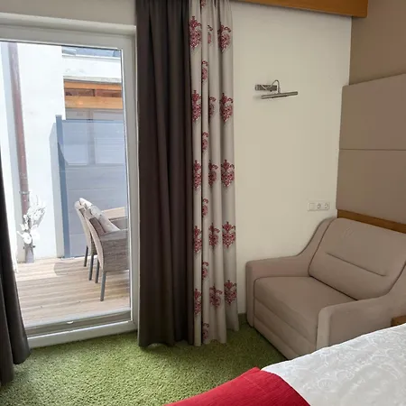 Apart-hotel Universo 3*