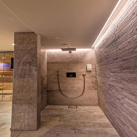 Apart-hotel Universo 3*