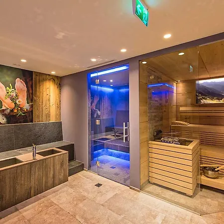 Apart-hotel Universo 3*