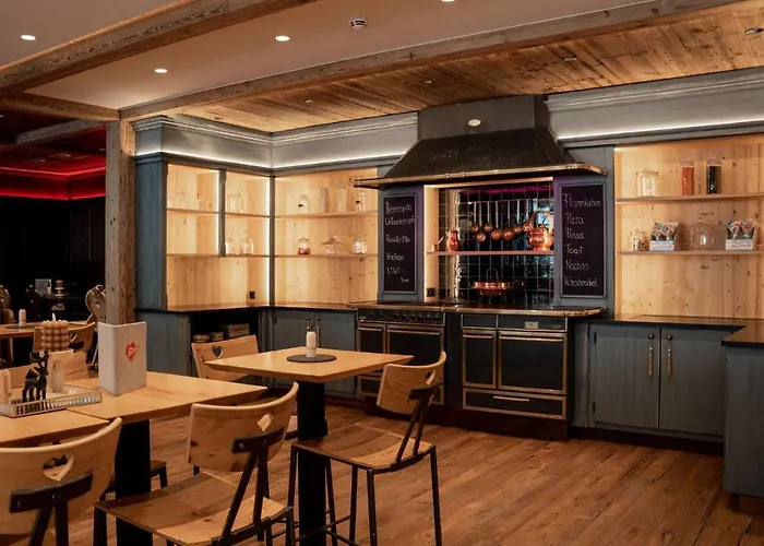 מלון דירות Universo 3*