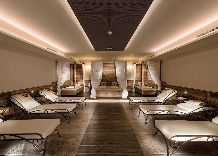 Aparthotel Universo 3*